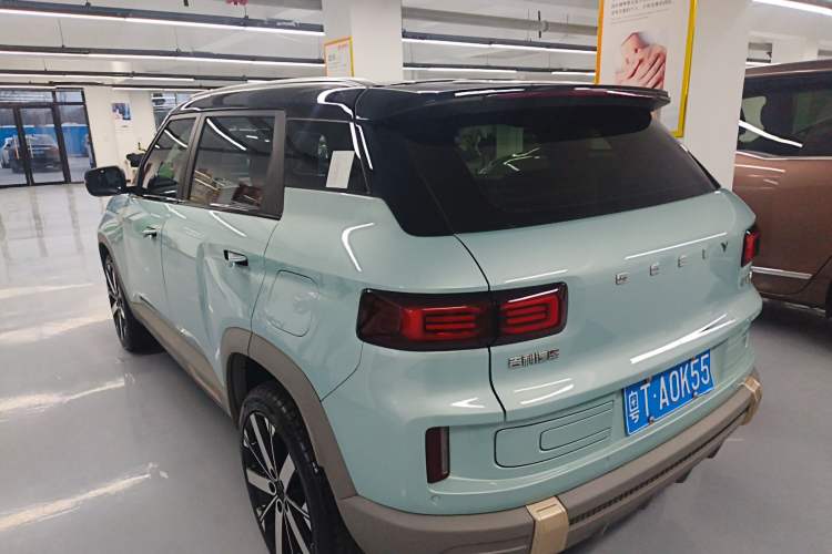 Used Geely Auto icon 2023 1.5TD Chocolate Smoothie Edition
