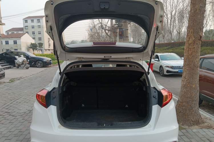 Used Changan Eado 2015 1.6L Manual Junku Model China V Standard
