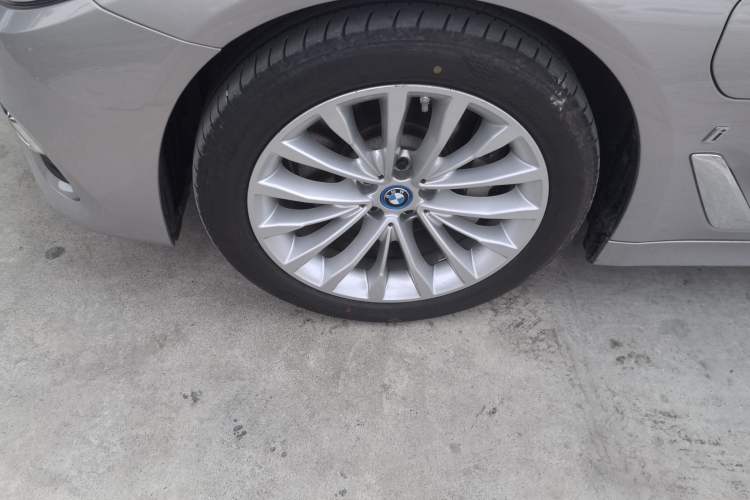 Used BMW 5 Series New Energy 2019 Updated Version 530Le Luxury Package Left Front Wheel Hub