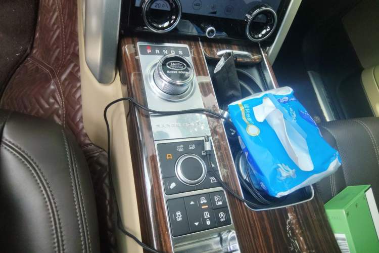 Used Land Rover Range 2016 3.0 SC V6 Vogue Gear Lever