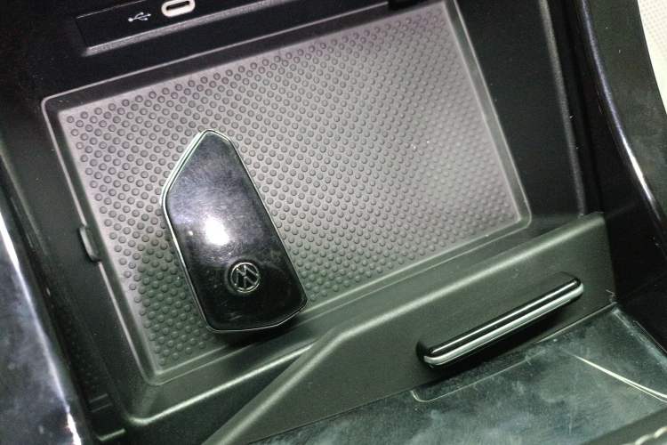 Used Volkswagen Tavendor 2023 380TSI Four-Wheel Drive R-Line First Edition Interior 1