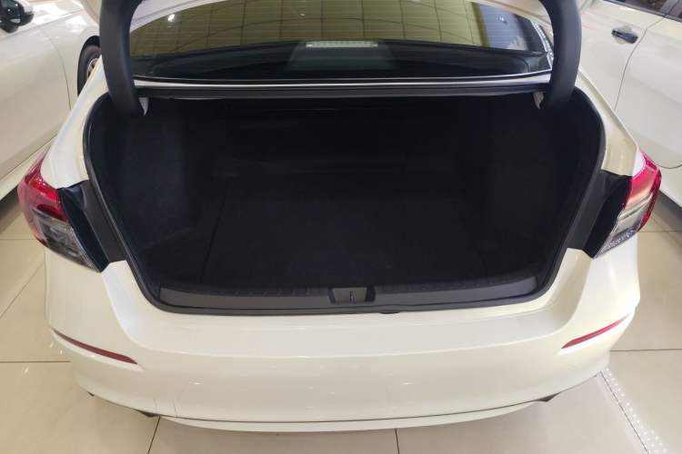 Used Honda Civic 2022 240TURBO CVT Dynamic Edition Trunk