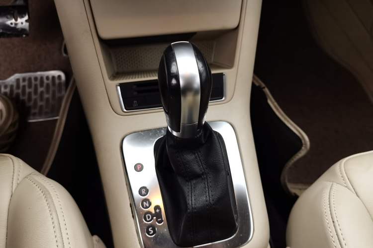 Used Volkswagen Tiguan 2013 1.8 TSI Automatic Two-Wheel Drive Comfort Edition Gear Lever