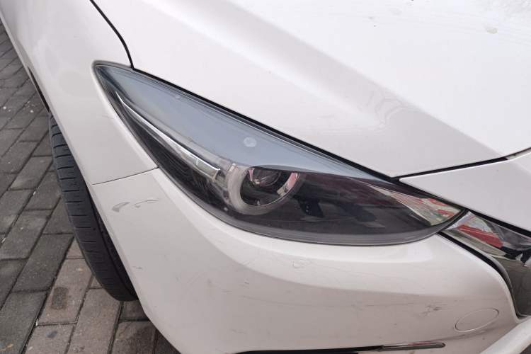 Used Mazda 3 Axela 2019 Cloud-Controlled Sedan 1.5L Automatic Luxury Model China VI Standard