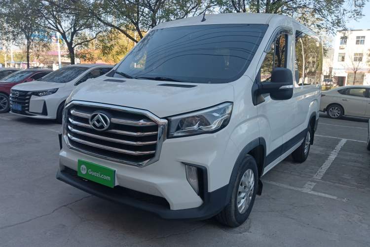 Used SAIC MAXUS Xintu V90 2022 2.0T Manual – Yunjie Front-Wheel-Drive Short Wheelbase Mid-Roof Design with Single Rear Tire 6-Seater