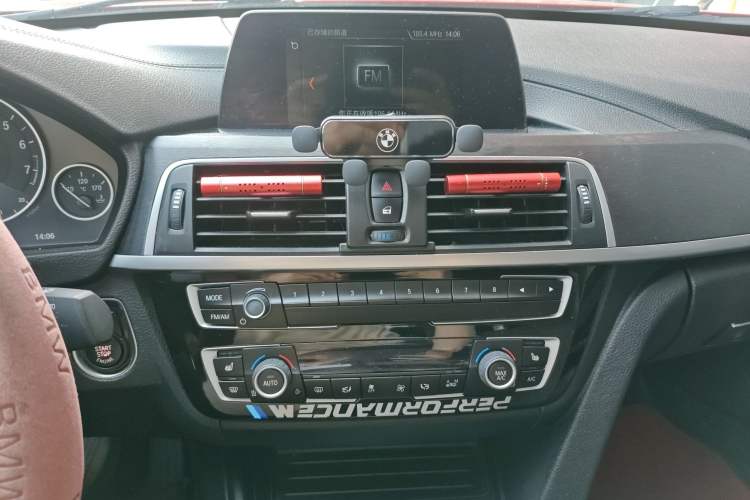 Used BMW 3 Series 2018 320Li Fashion Model Audio And AC Panel