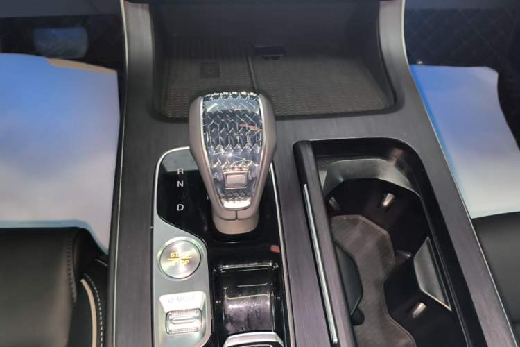 Used GAC Trumpchi GS8 2024 Linghang Series 2.0 TGDI Two-Wheel Drive Luxury Smart Connectivity Version