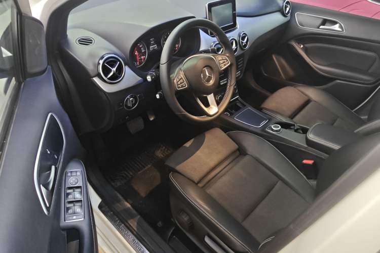 Used Mercedes-Benz B-Class 2015 B 200 Sport Edition
