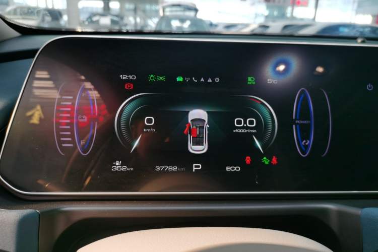 Used ORA Good Cat 2023 401 km Standard Range Premium Version Lithium Iron Phosphate
