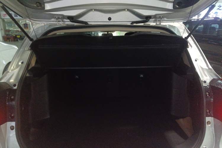 Used Suzuki S-Cross 2014 1.6L CVT Two-Wheel Drive Entry Model