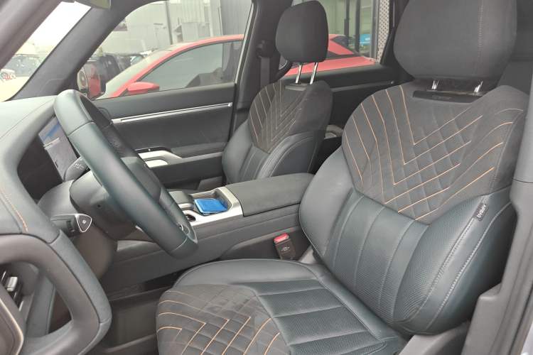 Used Deepal G318 2024 Four-Wheel-Drive Air Suspension Model
