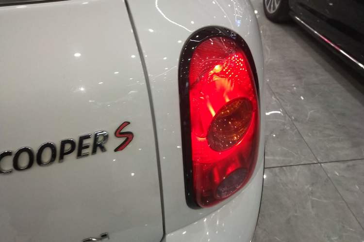 Used MINI Countryman 2016 1.6T COOPER ALL4 Fun Equipment Enthusiast Right Rear Taillight