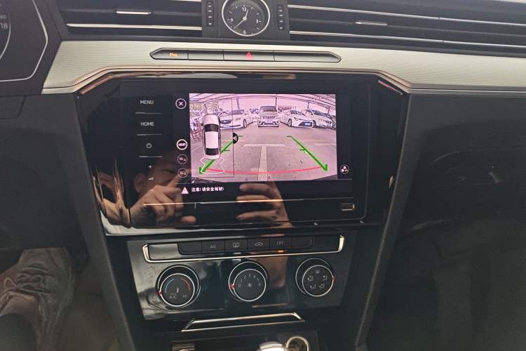 Used Volkswagen Magotan 2020 280TSI DSG Comfort Edition Audio And AC Panel