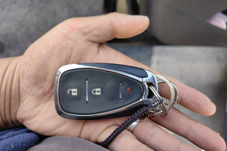 Used Chevrolet Equinox 2018 RS 550T Automatic All-Wheel-Drive Boundary Edition Vehicle Key