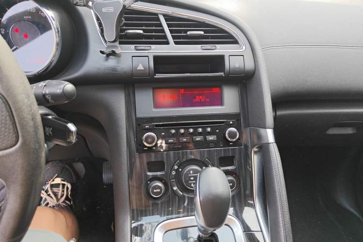 Used Peugeot 3008 2015 2.0L Automatic Trend Edition
