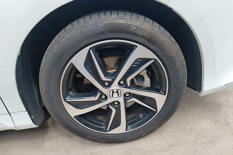 Used Honda Odyssey 2017 2.4L Smart Edition Right Front Wheel Hub