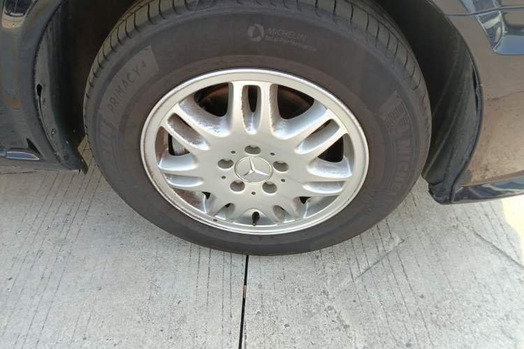 Used Mercedes-Benz Vito 2013 3.0L Elite Edition Right Front Wheel Hub