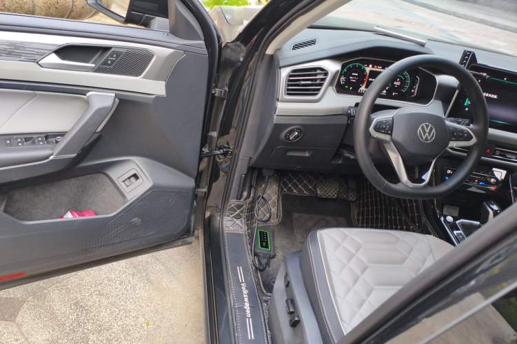 Used Volkswagen Tayron 2023 330TSI Two-Wheel-Drive R-Line High-Energy Version
