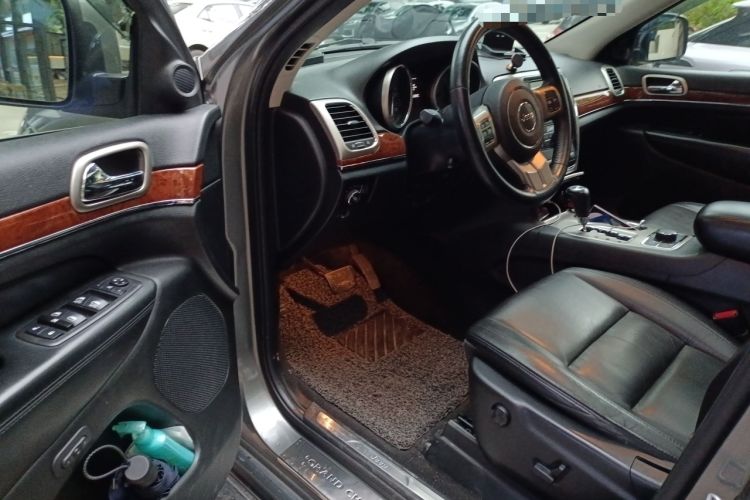 Used Jeep Grand Cherokee 2012 3.6L Luxury Navigation Edition
