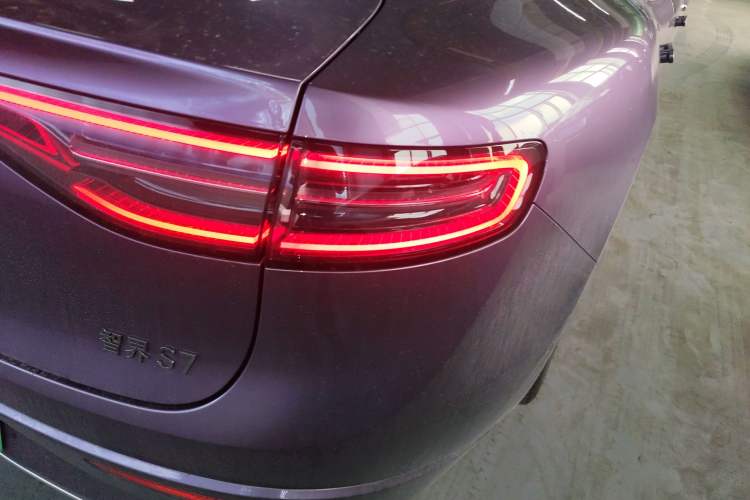 Used Hima Luxeed S7 2025 855 km Max