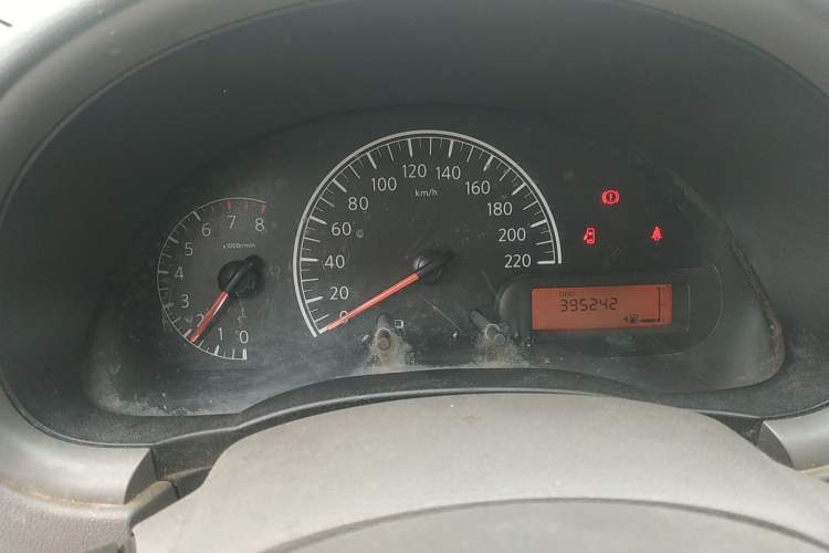 Used Nissan Sunny 2014 1.5XE Manual Comfort Edition Instrument Cluster