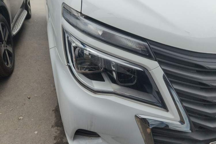 Used FORTHING Lingzhi M5 2022 Standard Edition Luxury 7-Seater