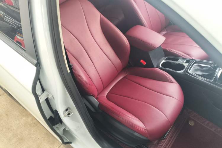 Used Roewe i5 2020 1.5L Automatic 4G Connected Linghao Edition