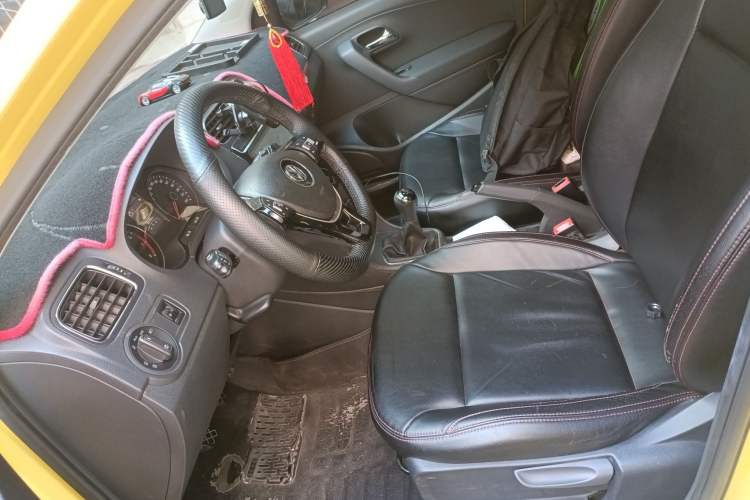 Used Volkswagen Polo 2014 1.4L Manual Comfort Edition