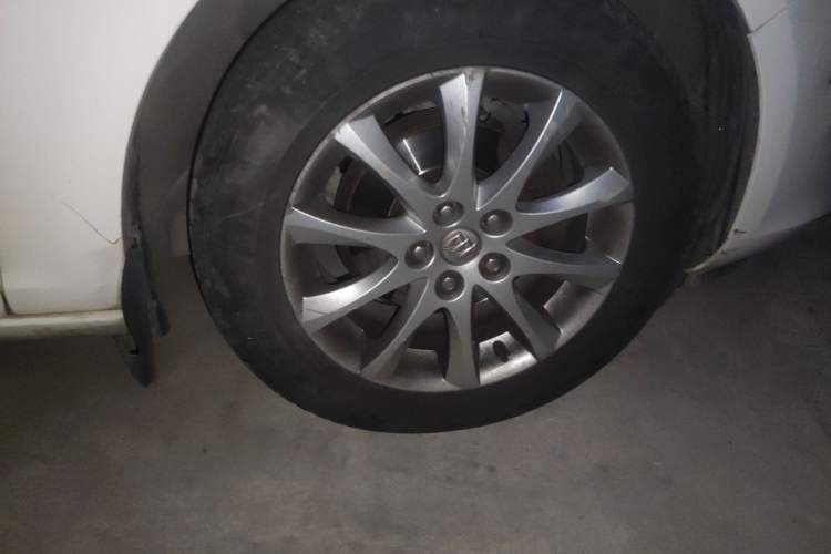 Used Buick GT 2014 XT 1.6L Automatic Fashion Edition Right Front Wheel Hub