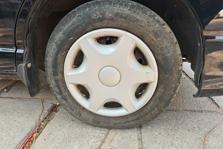 Used Jinbei Grace 2013 2.0L Zhi Ling Standard Version 11-Seater National Games Commemorative Edition Euro 5 10-Seater