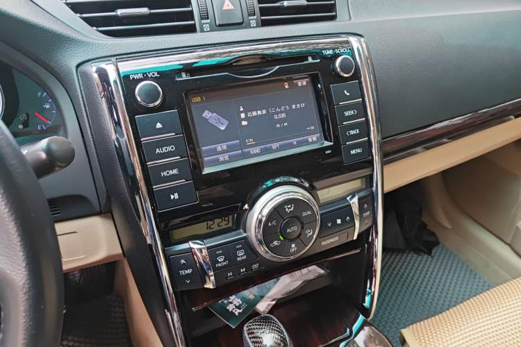 Used Toyota Reiz 2010 2.5V Fengdu Elite Edition Audio And AC Panel