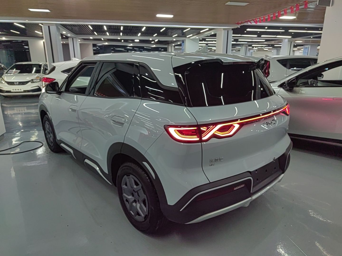 BYD Yuan UP 2025 Model 301KM Leading Version — снимка 4