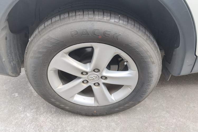 Used Toyota RAV4 2013 2.0L CVT Four-Wheel Drive Fashion Edition
