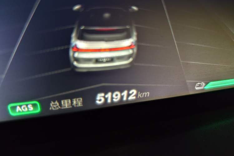 Used NETA U 2021 Pro 610 Fire-Seeking Edition Odometer Close Up