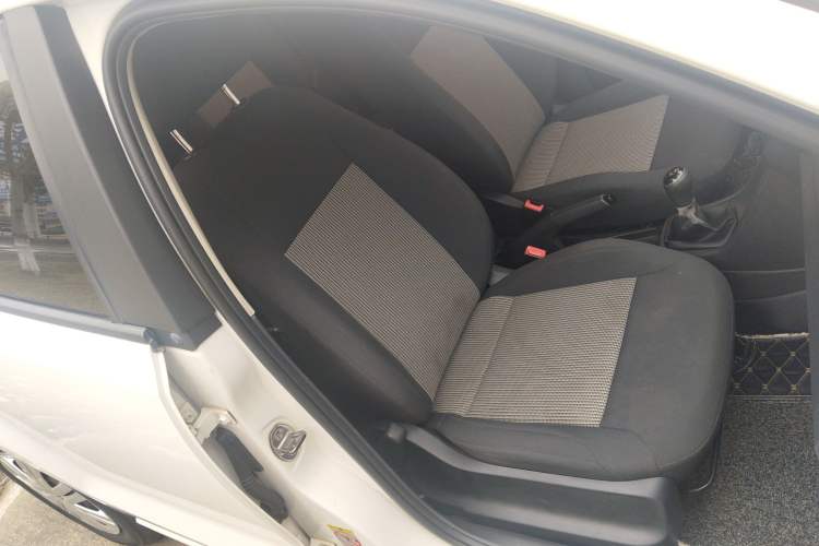 Used Volkswagen Polo 2016 1.4L Manual Fashion Model Right Front Seat