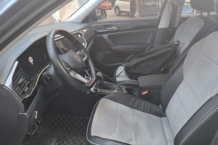 Used Volkswagen Tayron X 2020 330TSI Two-Wheel Drive Luxury Smart Connectivity Version Left Front Seat