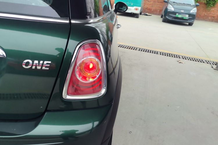 Used MINI 2011 1.6L ONE
