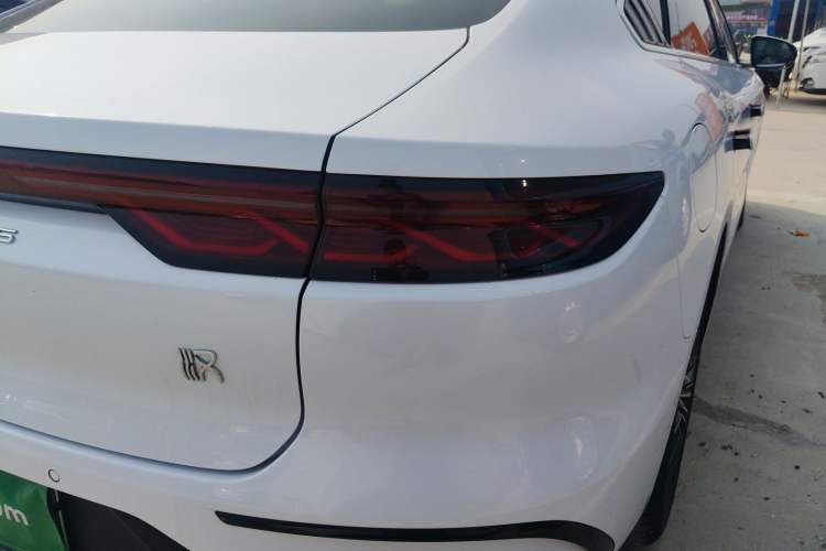 Used BYD Han 2022 DM-i 121KM Prestige Model Right Rear Taillight