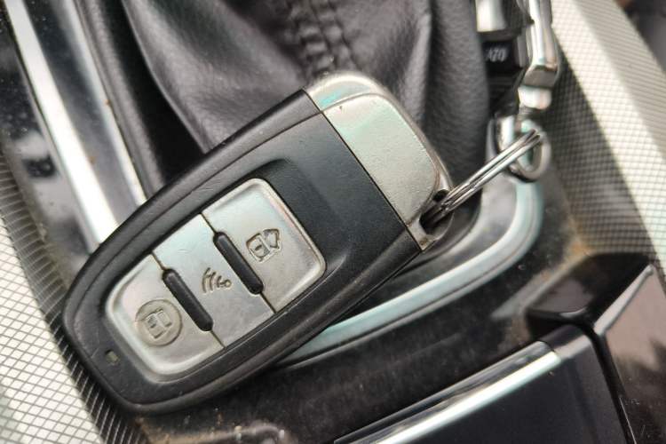 Used Luxgen U6 SUV 2015 1.8T Fashion-Upgraded Model
