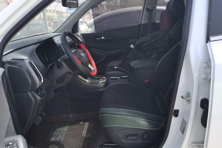 Used Hyundai ix35 2018 2.0L Automatic 2WD Zhiyong·Changxiang Edition Left Front Seat