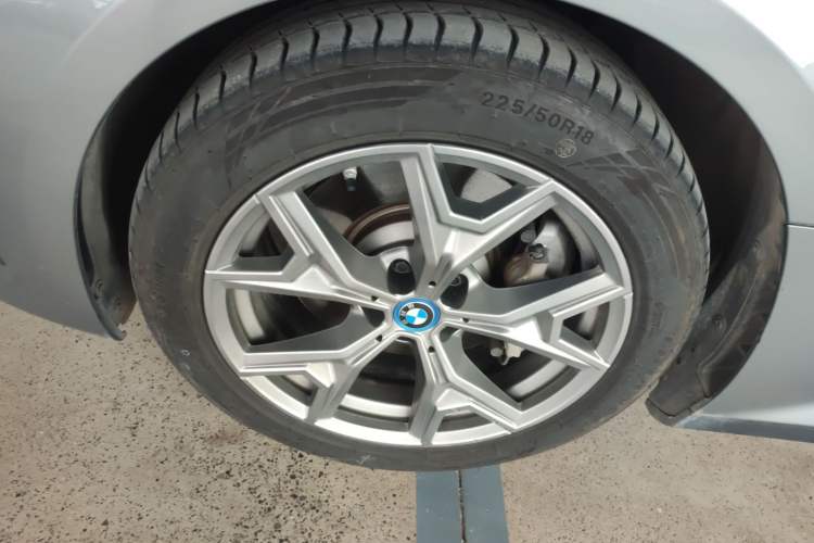 Used BMW i3 2024 eDrive 35 L Exterior 2