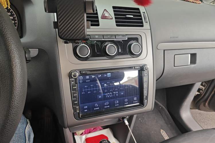 Used Volkswagen Touran 2013 1.4T DSG Comfort Edition 5-Seater Audio And AC Panel