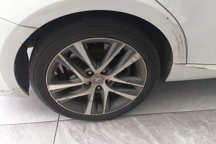 Used Lexus IS 2017 300 F SPORT Edition Right Rear Wheel Hub