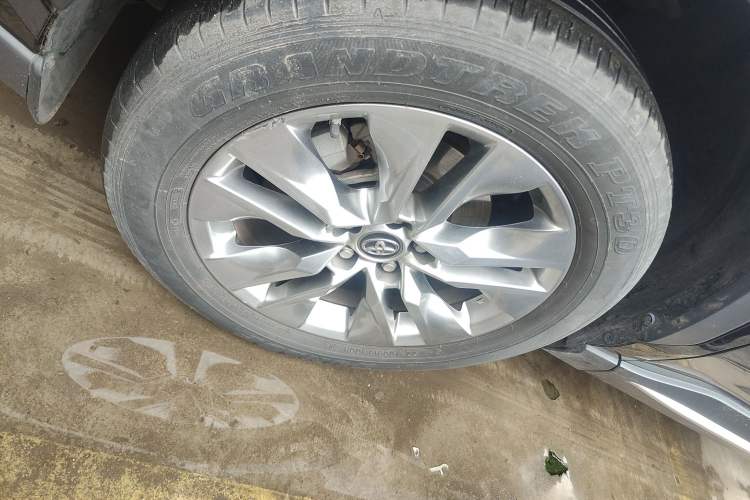 Used Toyota Wildlander 2021 Dual-Motor 2.5L E-CVT Four-Wheel Drive Luxury Edition Left Front Wheel Hub