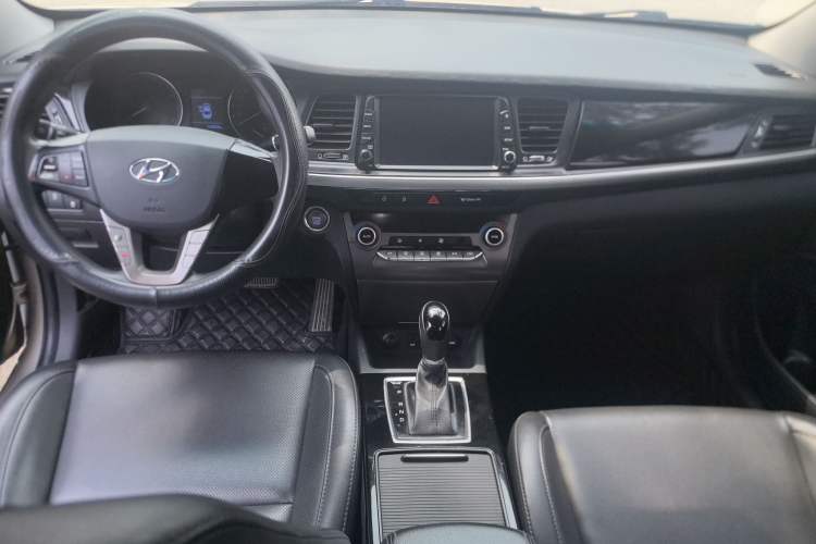 Used Hyundai Mistra 2017 1.8L Automatic Smart GLS China V Standard Center Console