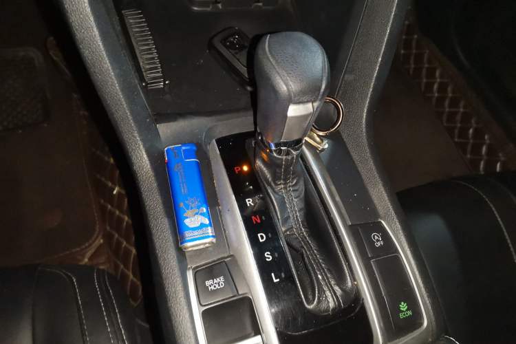 Used Honda Civic 2016 220TURBO CVT Luxury Edition Gear Lever