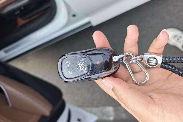 Used Buick Regal 2019 Revised 20T Luxury Version China VI Standard Vehicle Key