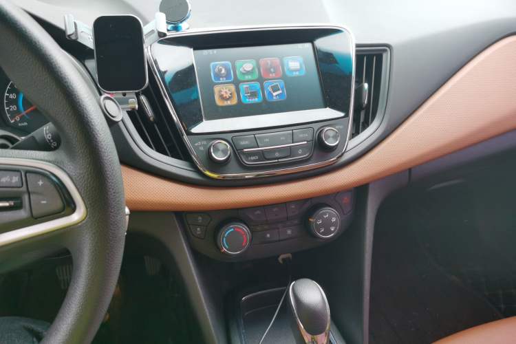 Used Chevrolet Cavalier 2016 1.5L Automatic Xinsong Edition Audio And AC Panel