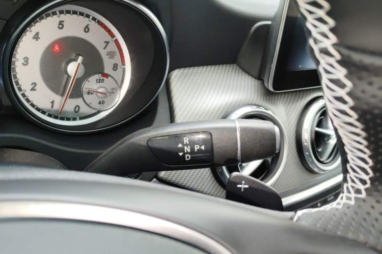 Used Mercedes-Benz GLA 2016 GLA 200 Fashion Model Gear Lever