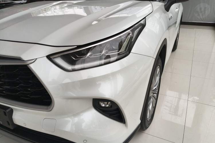 Used Toyota Highlander 2023 2.5L Smart Electric Hybrid Dual-Engine Four-Wheel Drive Prestige Version – 7 Seats Left Front Headlight